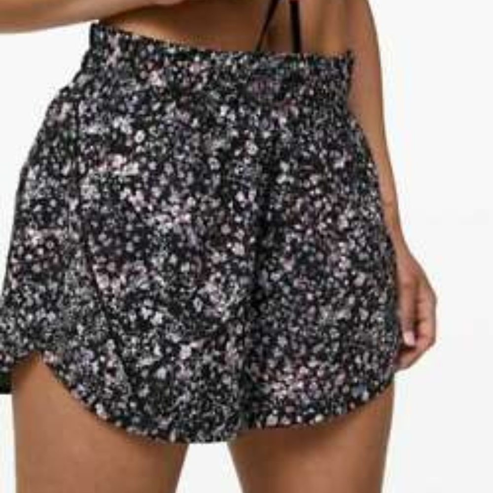 Lululemon Women’s Track That Short 5"